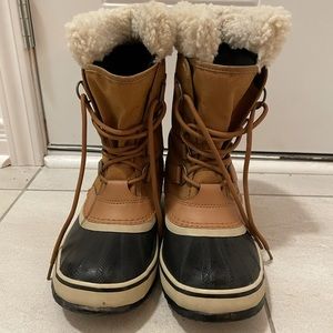 Women’s size 7 Sorel winter boots